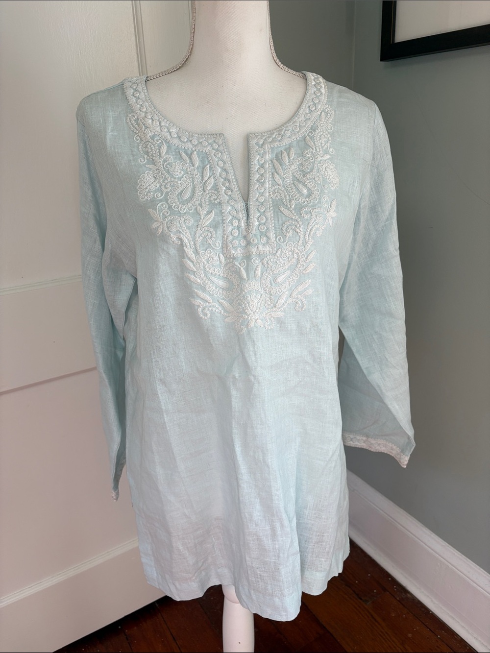 NWT Bella Tu Mint Teal Light Blue Embroidered Tunic size Large